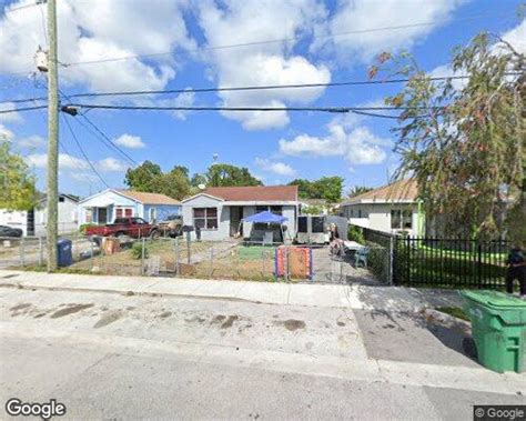 4811 nw expressway  Secluded residential streets and a lively retail district along