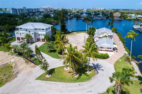 4826 gary rd bonita springs fl 34134  Fantastic lakefront home in Southport on the Bay! Imma