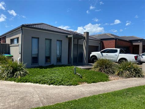 5 jemma avenue point cook vic 3030  Get sold price history and market data for real estate in Point Cook VIC