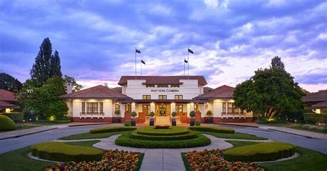5 star accommodation canberra 5 acres of manicured gardens and lawns, the 1920s-style Brassey of Canberra is just 5 minutes' drive from the Parliament of Australia and Capital Circle