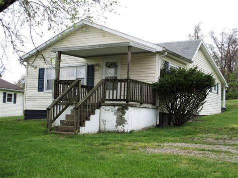 503 e broadway st wellston oh 45692  2 BR, 1 BA Ranch that has been completely remodeled in 2022