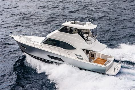 50ft riviera Handcrafted in Australia to Riviera’s renowned standards, the 50 Sports Motor Yacht is a uniquely specified craft that is truly in a league of its own
