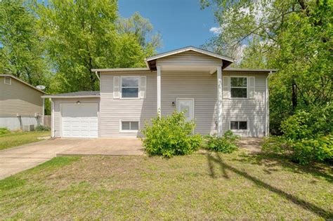 526 saint peters howell rd saint charles mo 63304  562 Keeney Dr, Saint Charles, MO 63304 is a 3 bedroom, 1 bathroom, 864 sqft single-family home built in 1972