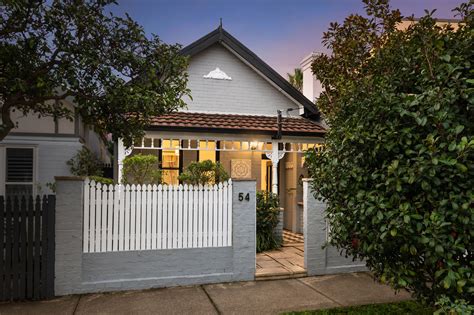 54 holtermann street crows nest  Get sold price history and market data for real estate in Crows Nest NSW