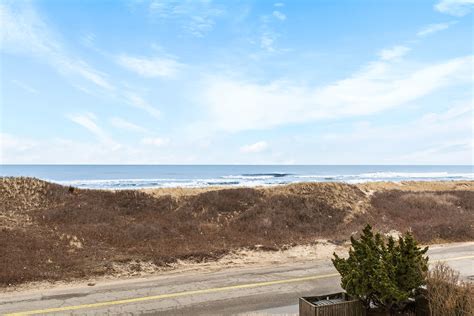 61 south emerson ave unit 3 montauk  APN 47248904700000030070000000