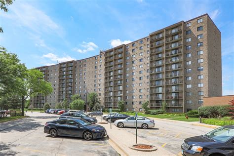 6340 americana dr apt 620 willowbrook il 60527  condo home built in 1973 that was last sold on 02/11/2022