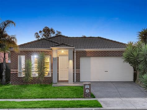 67 newbury boulevard craigieburn vic 3064  $704,000