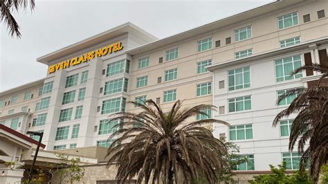 7 clans hotel coushatta  What is the nightly room rate for this weekend? Based on recent averages, the room rate for this weekend can be as low as 159 per night