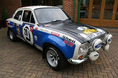 73 ford escort rs1600 8 litre naturally aspirated 4 cylinder powerplant, with 4 valves per cylinder that produces power and torque figures of 113