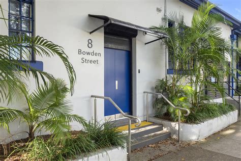8 bowden street alexandria nsw 2015  611 m²