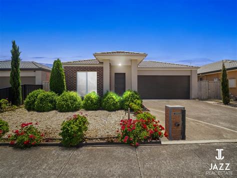 8 pangana drive point cook vic 3030  Home Property Coach