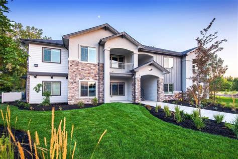827 e riverside dr eagle id 83616  Enjoy modern luxury finishes and the Boise River and greenbelt outside your front door