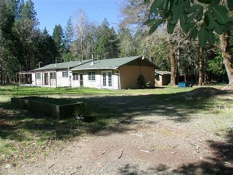 8831 deer creek rd selma or 97538  $320,000