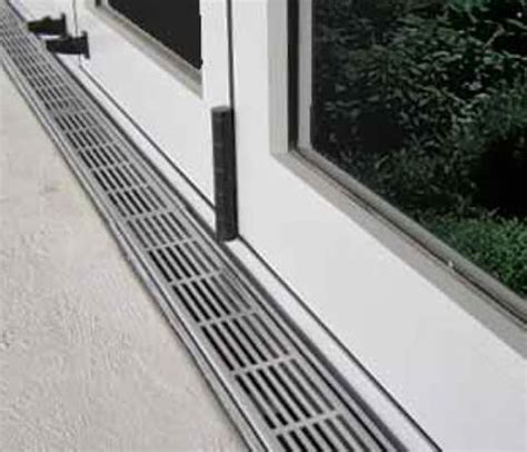 Aco traffik drain  Best for aesthetic applications where a barrier is required to separate wet and dry areas