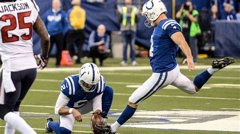 Adam vinatieri longest field goal Instead, Patriots quarterback Tom Brady led the team on a nine-play, 53-yard drie that got them into field position for a potential game-winning field goal