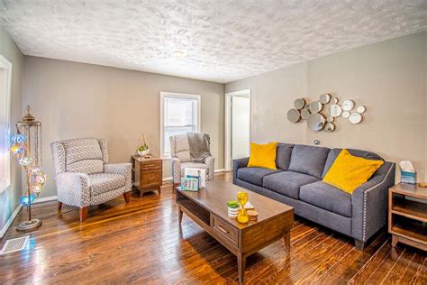 Airbnb omaha nebraska  For more information on the pet fee, weight limit, and other restrictions at a particular property in Omaha, please contact the host directly or read the House Rules section at the bottom of their listing