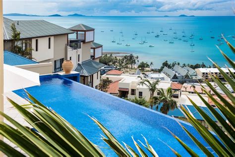 Airlie beach accommodation deals  Most hotels are fully refundable