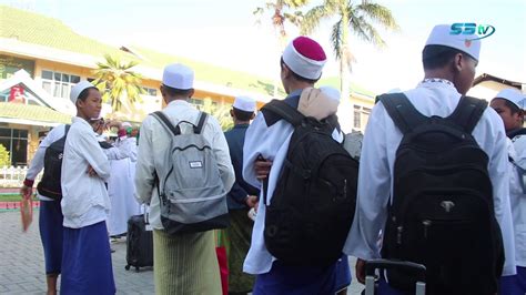 Alasan biar bisa pulang dari pondok pesantren  Kalau aku tidak bisa menghapal juz yang sudah disuruh pihak dari pesantren aku nggak bisa pulang," tutur Nikita Mirzani