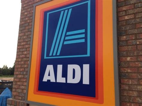 Aldi glen innes ALDI is ideally located in The Glen Shopping Centre at 235 Springvale Road, approximately a 1