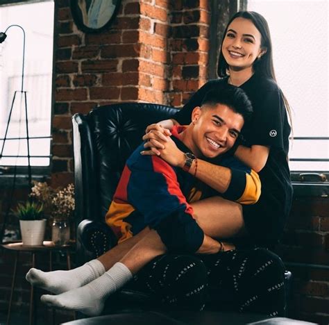 Alex wassabi and vanessa merrell Veronica and her twin sister Vanessa are invited to collab with Alex Wassabi, Laurdiy, Gabbie, and Lana