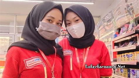 Alfamart branch karawang  Lowongan Kerja Store Crew PT Sumber Alfaria Trijaya Tbk (Alfamart) Branch Karawang September 2022 Dikala melamar pekerjaan, curriculum vitae (CV) merupakan hal pertama yang dilihat HRD