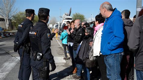 Alsasua es un pueblo de hijos de puta  Sus amigos le llaman Juanito; para el resto del mundo es Juan Diego, y es una leyenda