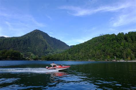 Ana ngendi dununge telaga sarangan iku  [1] Telaga ini berjarak sekitar 16 kilometer arah barat Kota Magetan