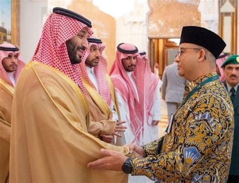 Anies baswedan arab  Anies Baswedan dikenal sebagai figur pemimpin yang visioner, cerdas, amanah serta merakyat dan citra positif yang melekat sebagai figur yang sopan santun dan kecakapan dalamSRIPOKU