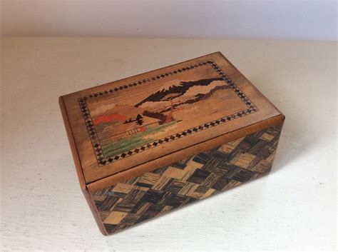 Antique puzzle box  EM