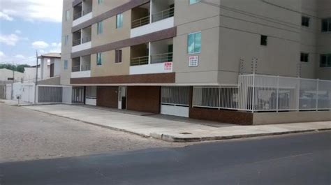 Apartamento mobiliado para alugar em juazeiro bahia  Cozinha com armários e área de serviço