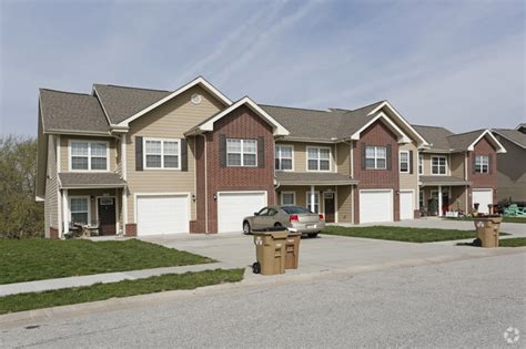 Apartments in raymore mo  Select from 2 to 3 bedroom options priced from $1,665 to $1,965