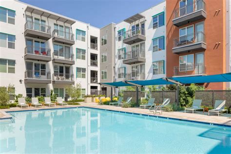 Apartments near phoenix zoo  The city offers legendary nightlife, shopping, and fine dining, as well as artistic attractions like the Phoenix Art Museum and Symphony Hall