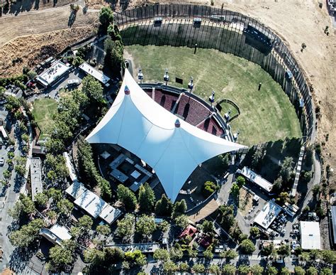 Are blankets allowed at shoreline amphitheater  Mountain View, CA