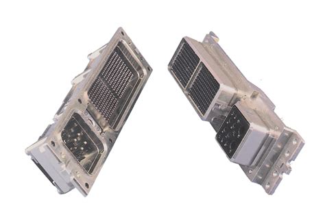 Arinc 600 enclosure ARINC 600 connectors boast backward compatibility, a weight savings of up to 10%, and meet the requirements for commercial and military applications