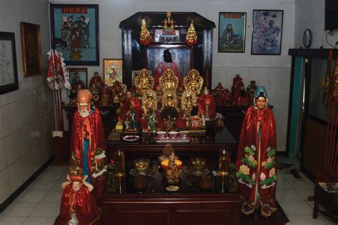 Arti ciamsi dewi kwan im  Namun selain itu, pengunjung juga bisa mengikuti ritual Ciamsi di Kelenteng Dewi Kwan Im untuk menerawang jodoh hingga rezeki