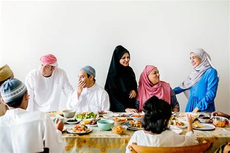 Arti iftar dalam bahasa arab  Sementara contoh fa’il dalam al Quran bisa kamu simak dibawah ini: 5