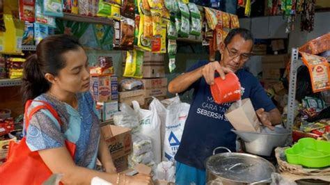 Arti mimpi jajan di warung  Tidak hanya untuk sarapan, greek yoghurt juga bisa jadi camilan yang sehat dan juga enak