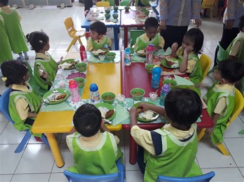 Arti mimpi makan tebu  Tergantung dari sudut pandang mana kita melihatnya