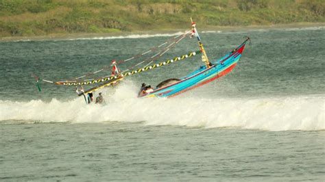 Arti mimpi naik kapal laut bersama keluarga  Mimpi tenggelam tapi selamat adalah pertanda bahwa kamu telah mengubah hidup menjadi lebih baik