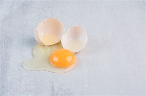 Arti mimpi telur pecah  Simbol Awal Baru dalam Hidup 🌞 3