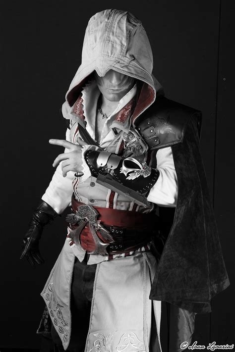 Assassin's creed ezio costume  Deluxe Assassin's Creed Brotherhood Ezio Cosplay Costume