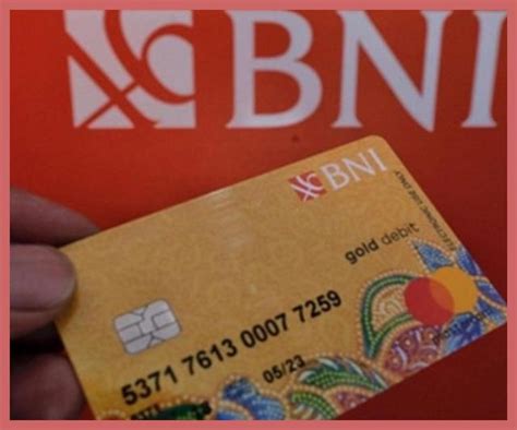 Atm gold bni Misalnya, untuk kartu kredit BNI Gold, maksimal penarikan tarik tunai adalah 50%, sedangkan untuk kartu silver, nominal tarik tunai maksimal sebesar 40% dari limit