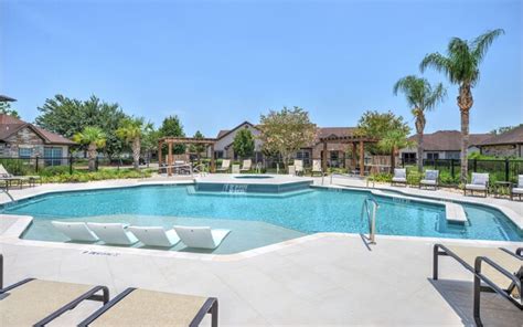 Attiva pearland 55+ active living  Cortland Med Center (9111 Lakes at 610 Dr, Houston) Apartment & Condo Building