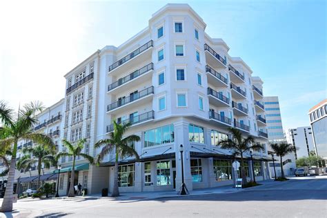 Auteur condos sarasota  These elegant residences offer a range of features, including open-concept living spaces, high ceilings, gourmet kitchens with stainless steel appliances, and private balconies with stunning views of Sarasota Bay and the downtown skyline