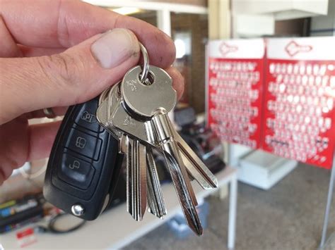 Autosleutel maken schiedam  Onze monteurs kunnen een werkende autosleutel voor u maken in Maarssen, wat ze bij u op locatie doen