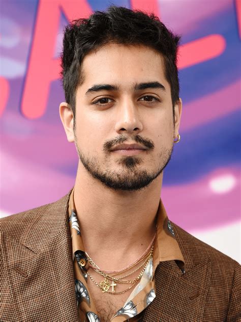 Avan jogia 2020 Last June we learned that Teen Wolf heartthrob Tyler Posey was set to embark on a glorious new chapter of his career — playing the boyfriend of fellow heartthrob Avan Jogia