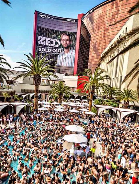 Ayu dayclub dress code  Featured artists at this nightclub include DJ Snake, Tiesto, Zedd, and many more this coming summer