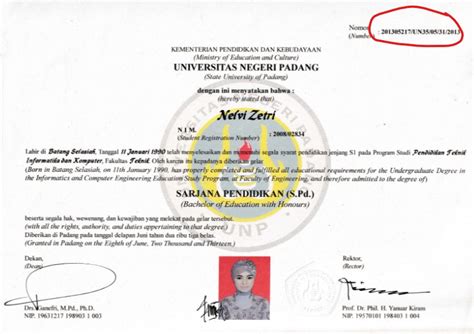 Background ijazah s1  Nomor ijazah biasanya ada dalam border ijazah, serta dibingkai oleh border warna lain yang berbeda