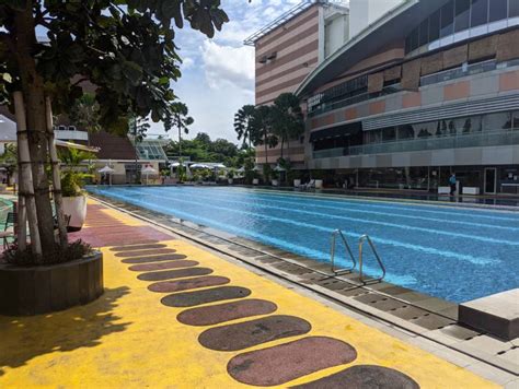 Bahama pondok indah  Oleh : Trisya Frida