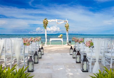Bali garden wedding package rates  On the southeastern side of Bali, Sanur beach is easily reachable from Denpasar, about a 5 to 10 minute drive and 45 minutes drive from the Airport